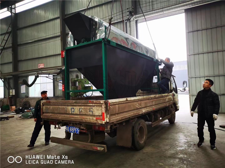 篩分機(jī)發(fā)往山東客戶現(xiàn)場