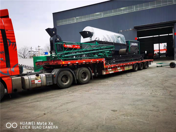 江蘇泰州客戶年產(chǎn)3萬噸粉狀有機肥生產(chǎn)線 發(fā)貨現(xiàn)場