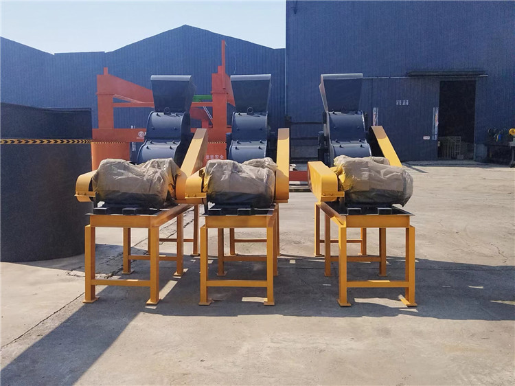 有機(jī)肥雙級(jí)粉碎機(jī) 污泥菌渣加工高濕物料破碎設(shè)備 肥料加工生產(chǎn)線