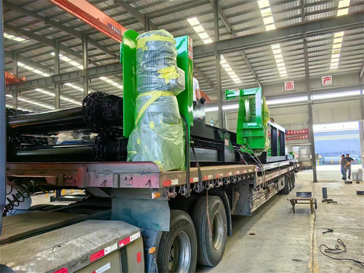 年產(chǎn)5萬噸有機肥顆粒生產(chǎn)線發(fā)貨現(xiàn)場